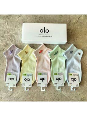 A43- ALO Yoga Women's Pastel Rainbow Ankle Socks 5-Pair Box Set - NWT